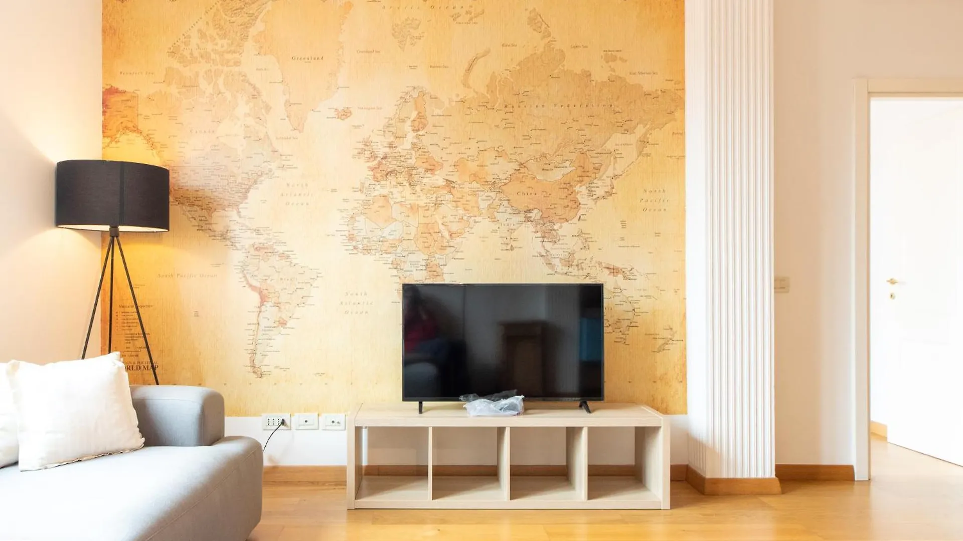 Isaia Home location